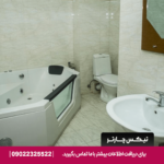 سرویس بهداشتی و حمام مدرن در اتاق دبل هتل Mirage Yerevan با دوش شیشه‌ای و نورپردازی زیبا