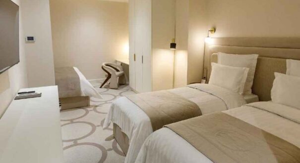 هتل آمباسادوری (Ambassadori Tbilisi Hotel) تفلیس