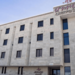 نمای بیرونی هتل Mirage Yerevan در ایروان ارمنستان نمای بیرونی هتل Mirage Yerevan در ایروان با طراحی مدرن و نورپردازی زیبا