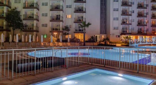 هتل و سوئیت رامادا (Ramada Hotel & Suites) کوش آداسی