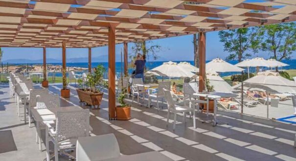 هتل (Le Bleu Hotel & Resort) کوش آداسی