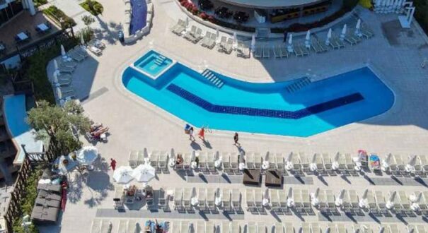 هتل و سوئیت رامادا (Ramada Hotel & Suites) کوش آداسی