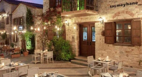 هتل دابل تری بای هیلتون (Doubletree By Hilton) کوش آداسی
