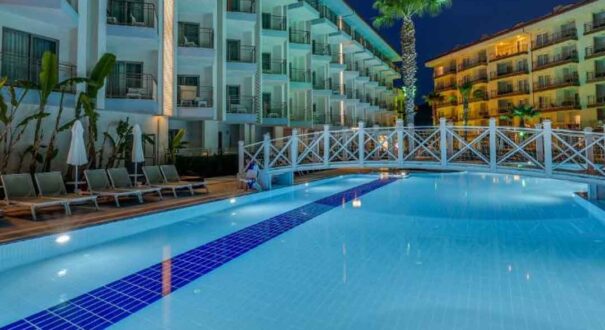 هتل و سوئیت رامادا (Ramada Hotel & Suites) کوش آداسی