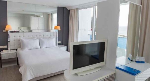 هتل (Le Bleu Hotel & Resort) کوش آداسی