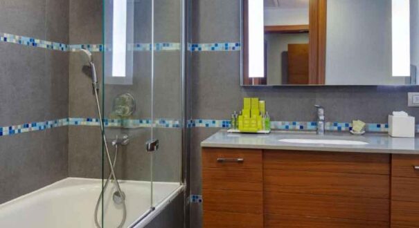 هتل دابل تری بای هیلتون (Doubletree By Hilton) کوش آداسی