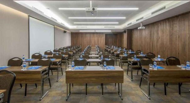 هتل (Le Bleu Hotel & Resort) کوش آداسی