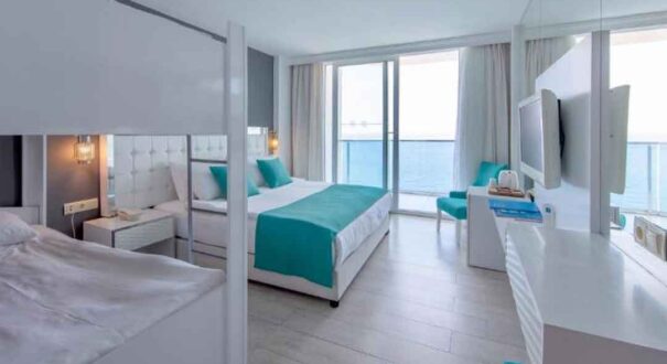 هتل (Le Bleu Hotel & Resort) کوش آداسی