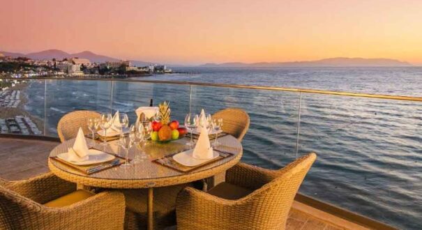 هتل لیدیز (Ladies Beach Suit Otel) کوش آداسی