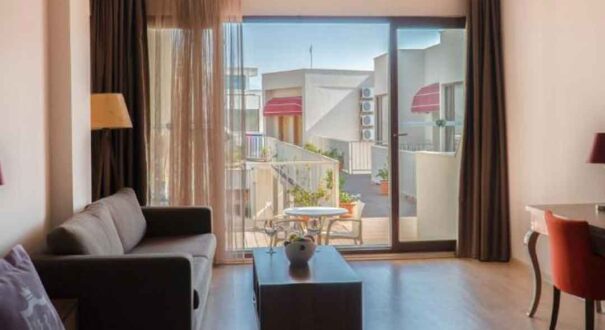 هتل لیدیز (Ladies Beach Suit Otel) کوش آداسی