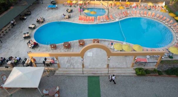 هتل آپارتمان تونتاس فامیلی سوئیتس (Tuntas Family Suites) کوش آداسی