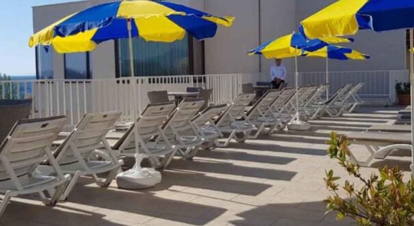 هتل لیدیز (Ladies Beach Suit Otel) کوش آداسی
