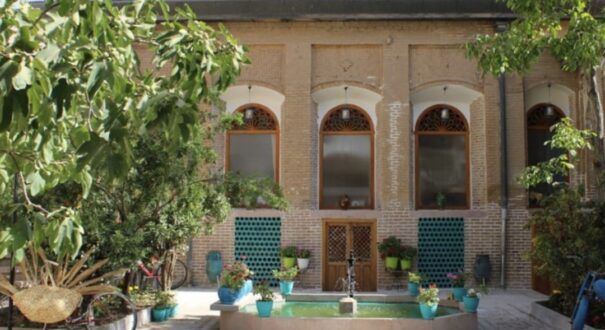 اقامتگاه سنتی نبوی قزوین - تیکس چارتر