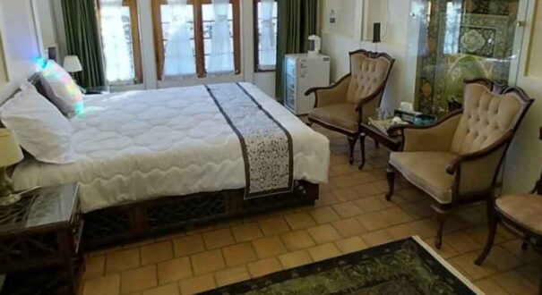 هتل بوتیک سرخه ای تبریز-تیکس چارتر