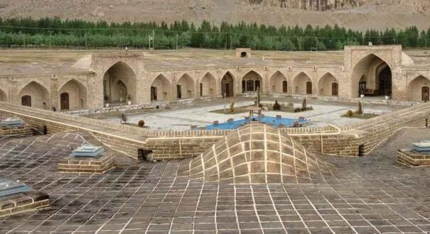 هتل لاله بیستون کرمانشاه-تیکس چارتر